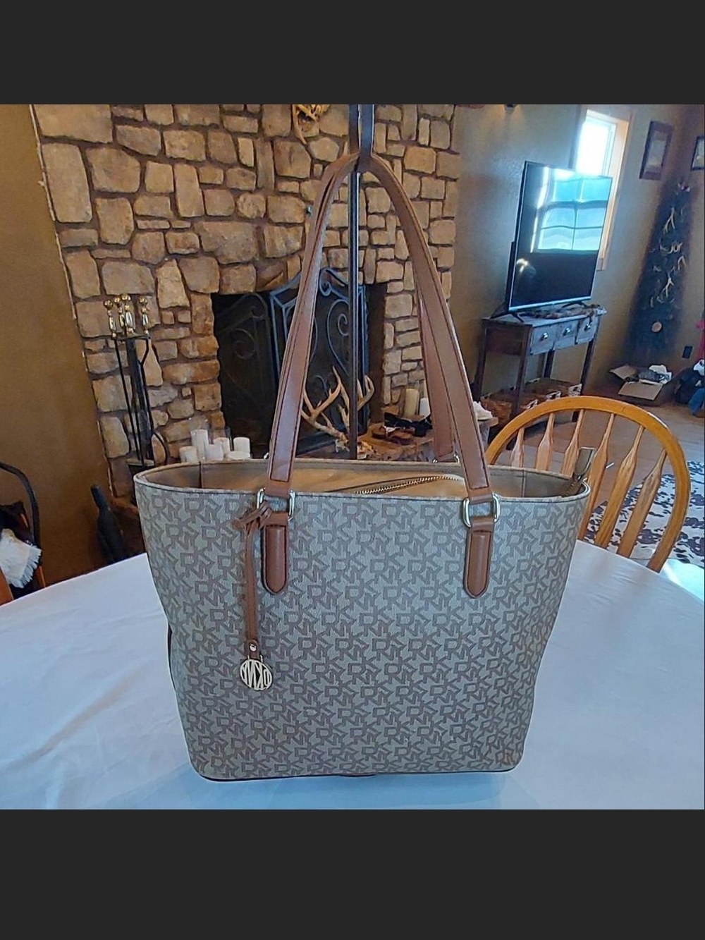 DKNY Bryant Medium Zip Tote Bag  Signature Monogram